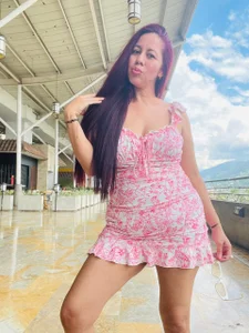 Milf_loven_ Saturday with me? Foto 2