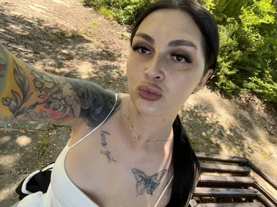 SinfulStar Sun-kissed skin, holiday vibes, and a smile that says it all… greetings from Bulgaria. 💋🌴 зображення 2