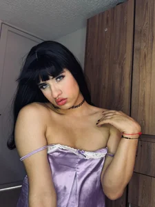 Playful_AdrianaのPregnant in the morningの 5枚の写真