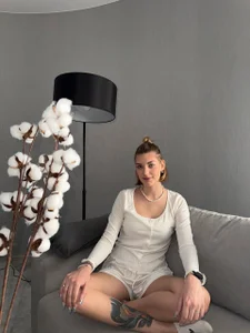 MaeFunnells XXX nøgenfoto 4