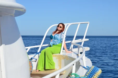 RosieMoons Akhta on the way to Paradise Pic 2