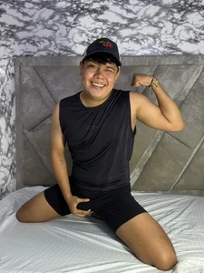 AdrianWalkerhot baby Bild 6