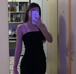 Yours_babes bloosom_siya зображення