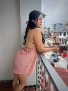 Jaslyn__Smith sexy pink dress  2টি ছবি