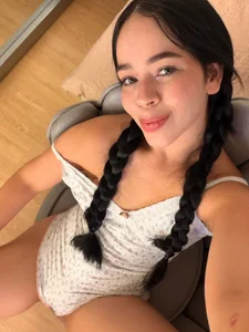 julietta_rousse_ 👀 Foto 4