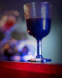 Luke_Howland Relax صورة واحدة|Luke_Howland Relax صورتان|Luke_Howland Relax  3 صور|Luke_Howland Relax  3 صورة