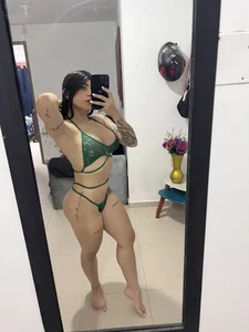 nurbanu_hatem Hot Foto 4