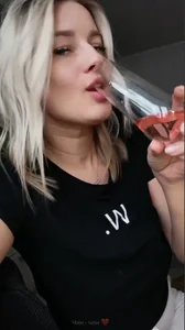 THE_GOLDEN_WOMAN Public Foto 3