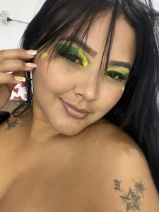 sashaoficial_ Pretty face Pic 6