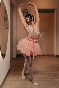 charloottee_1Flexibility is magic in a dancer princess 💗图片