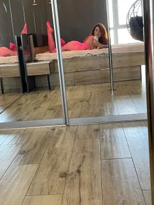 KiraNeeww cute pink outfit Pic 2