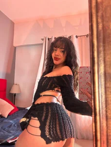 Giovanna_oliveira Sultry Seduction 🖤 Pic 8