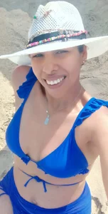 My beach vacation (I'm taking you with me) 🌊🏖💖💋 de IVONNE_COLLINS33  7 Imagens