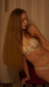 EsmaCarll show u Pic