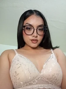 Ema_wett Sensual and charming Pic 3