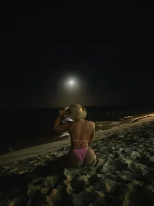 BriaConner_ kullanıcısının Vacation 🏖️🌊 albümü -  2 fotoğraf