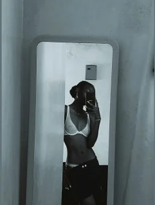 Ebony_slimmyPublic Bild 3