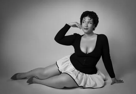 MillyHotsoon B/W photography Hình 2