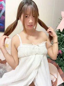 Sakura_Anne 穿着睡衣在干嘛呢 Foto 3