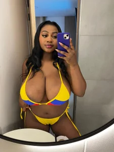 tamaramyller1 A LITTLE LATINA TEMPTATION 💋🔥 Pic