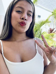 EMILIIA_RICHTER__ a somewhat calm outfit like me 🥵😈 Bilde 3