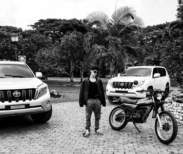 troy_rougeのThe bad boy who will make you happy🔥の 4枚の写真