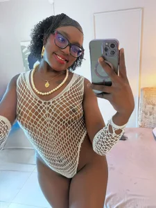 nylaroyale_cr WHITE LIKE YOUR SEMEN 🤍 Εικόνα 8