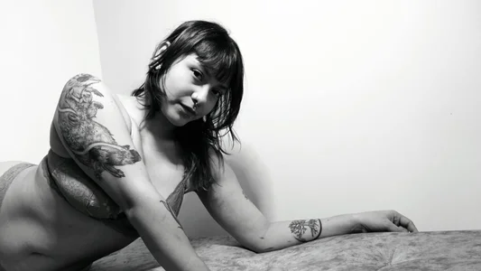 Public od JAADE_MOORE  5 snímek