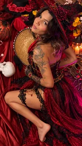 lena_Branch 🎃🧙🏻‍♀️🧹Trick or Treat 🎃✨☠ help me reach my first 1000 likes 🎃 Pic 3