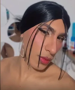aisha_braunn Public 사진