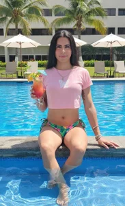 DAY AT THE POOL de karen_sofia_  5 photos