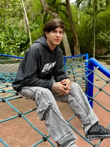 Public de Omeo_Ryan  4 Imagens