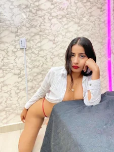 HOTTIE_MIA_ Hottie and naughty🍑🔥 Gambar 4