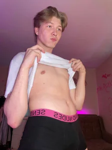 White T -shirt and nipples haha de TheMikeSever Foto 3