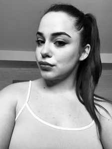 Zdjęcia Hottie_miaa Today I have my hair in a ponytail😈:  6