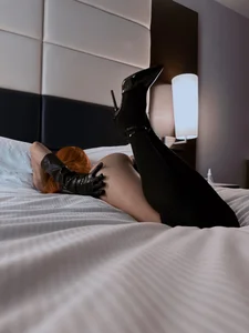 RavenSinclair Public Foto 3