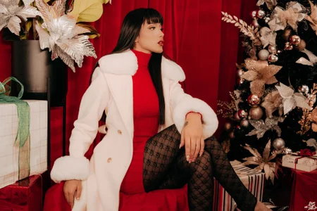 evamoretti Christmas 2024 Pic 4