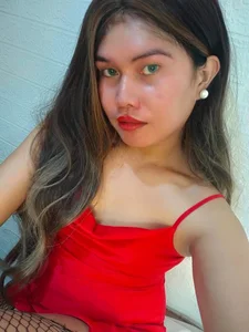 Naughty_Angelica69xxx: Public ( 2 фото)