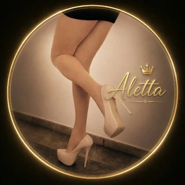 AlettaMilf Public Foto