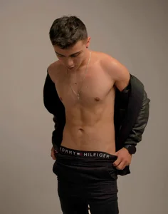 aron__cooper Public Pic