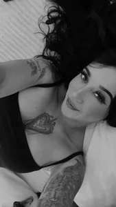 EmmyEvans1 I love the black filter Pic 7