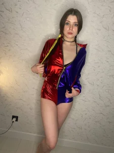 AngelenaCrittendon Harley Quinn Pic 4