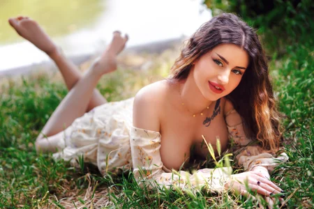 Alice_Voss Nature vibes Pic 7