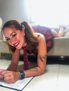 scarlette69 IM READY FOR SEX CLASSES Poză 3