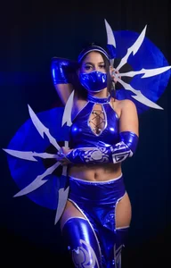 Kitana Cosplay 🔹 od Haley_shyy  2 snímek