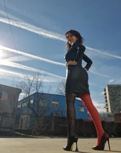 Lissabeta Sunday sexy Immagine  2