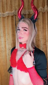 saskia_secret Sexy naughty devil wants to play with you 😈🔥 Pic 4