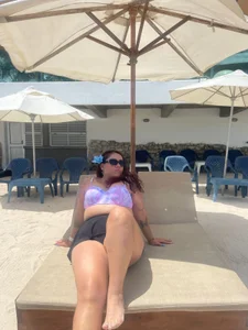 nicky_andcamil Cami relax Pic 3