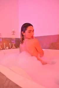 MelissaMoore_ Bath Seduction Immagine  4