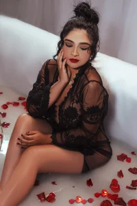 AdeleGray Goddess... 😋 Pic 9